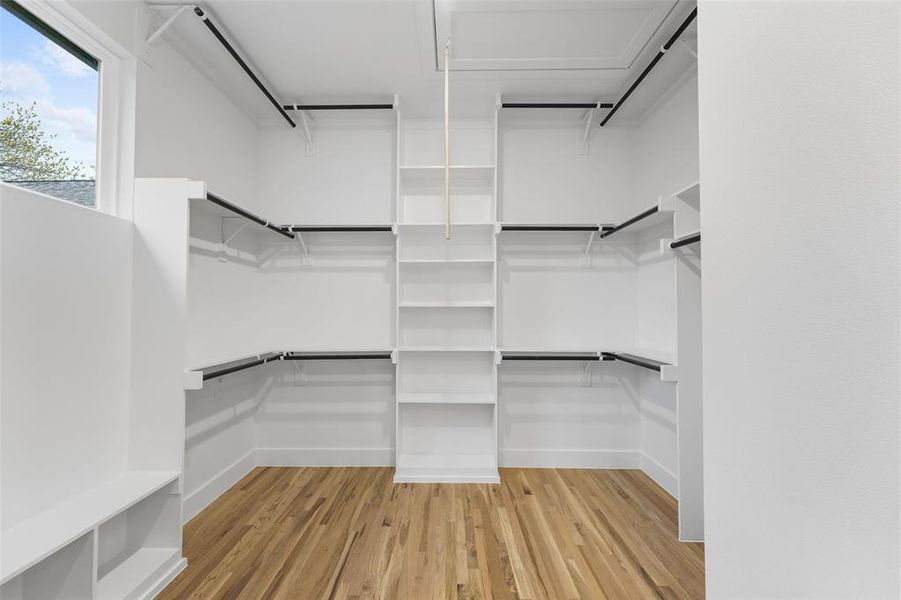 Spacious, unfurnished interior of a new home in , Dallas (Image 39).