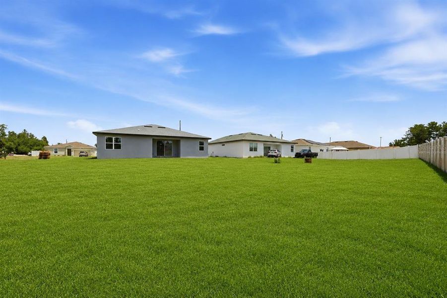 Exterior details and patio area of a home in , Kissimmee (Image 3).