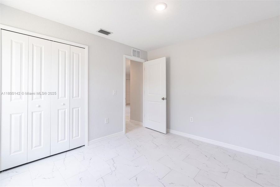 Spacious, unfurnished interior of a new home in , Lehigh Acres (Image 16).