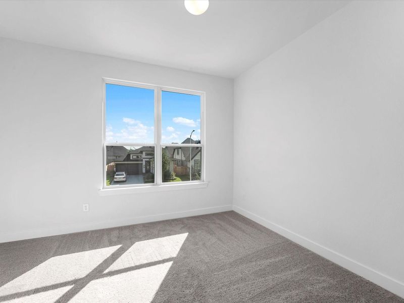 Spacious, unfurnished interior of a new home in Sienna, Missouri City (Image 16).