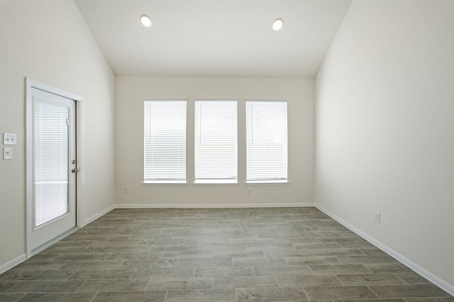 Spacious, unfurnished interior of a new home in Canterra Creek, Rosharon (Image 23). Spacious, unfurnished interior of a new home in Canterra Creek, Rosharon (Image 23).