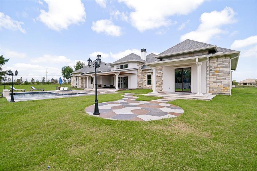 Community amenities in , McLendon-Chisholm (Image 33).