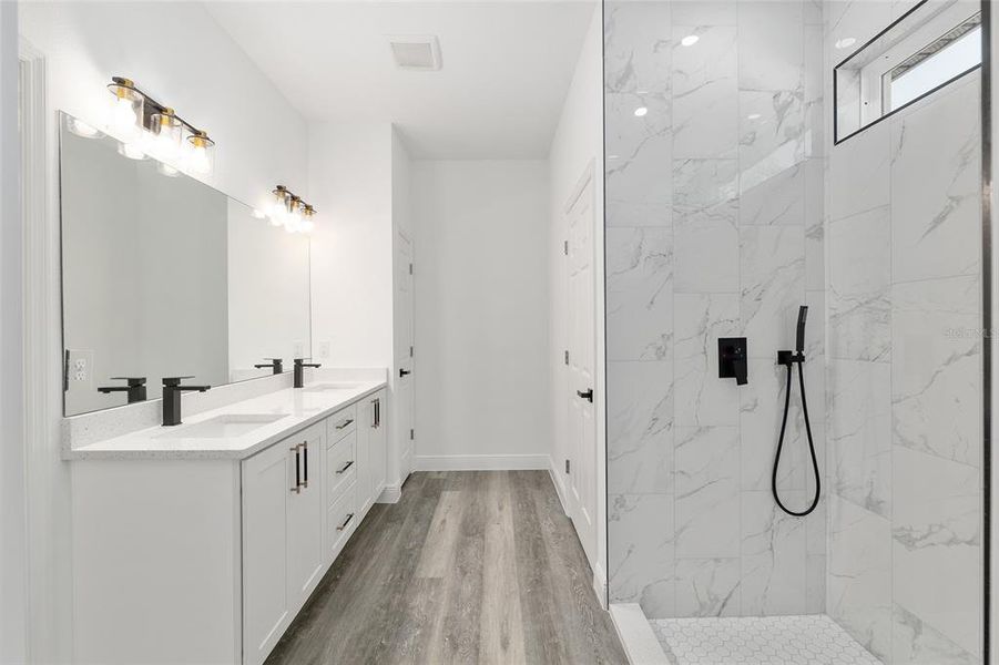 Furnished interior view inside a new home in , Dunnellon (Image 6).