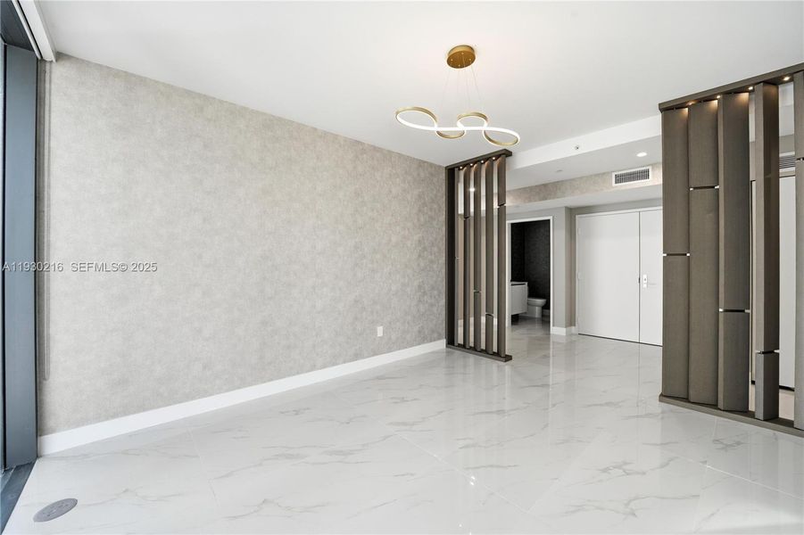 Spacious, unfurnished interior of a new home in , Miami (Image 43).