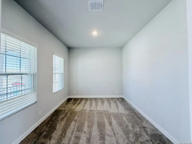 Spacious, unfurnished interior of a new home in , Live Oak (Image 46).