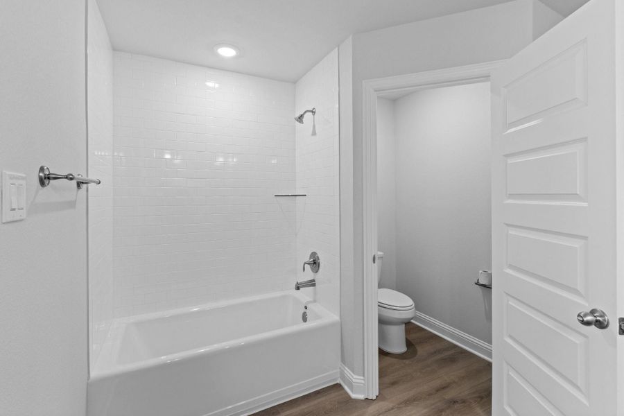 Furnished interior view inside a new home in River Ranch Trails, Dayton (Image 10).