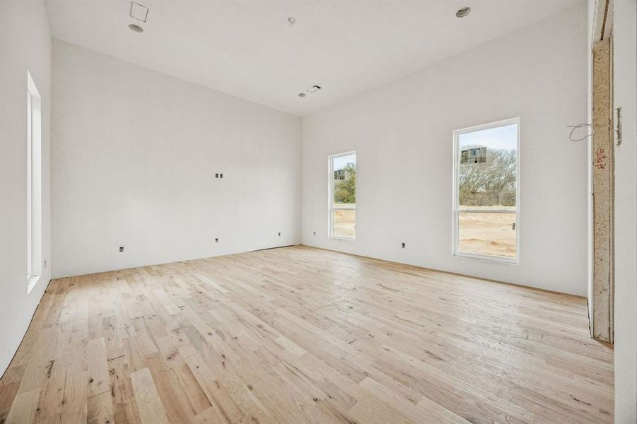 Spacious, unfurnished interior of a new home in RangeWood, Weatherford (Image 9). Spacious, unfurnished interior of a new home in RangeWood, Weatherford (Image 9).