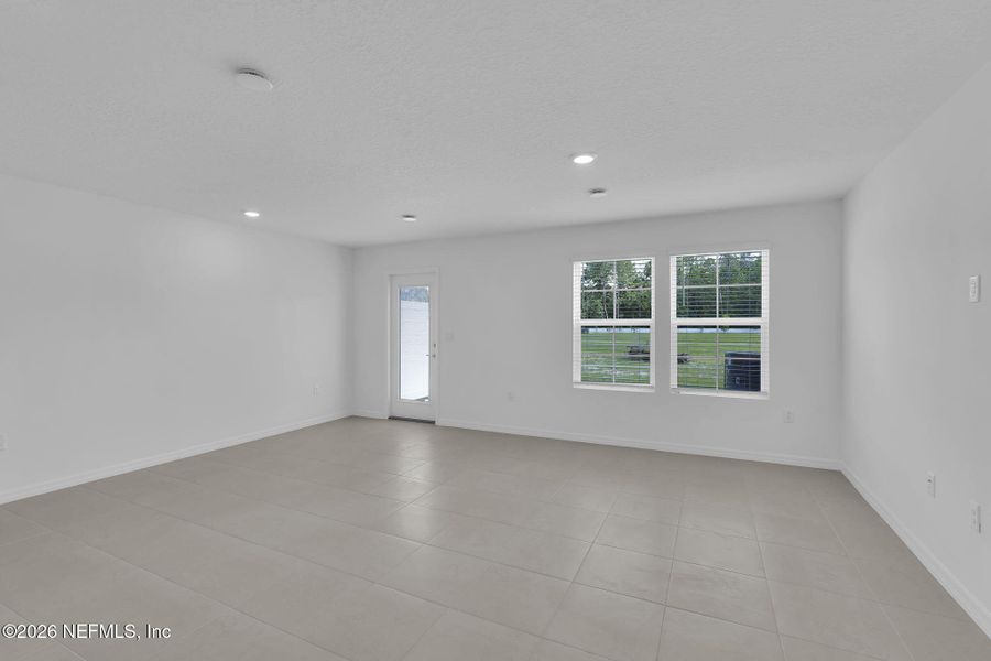 Spacious, unfurnished interior of a new home in , Jacksonville (Image 23).