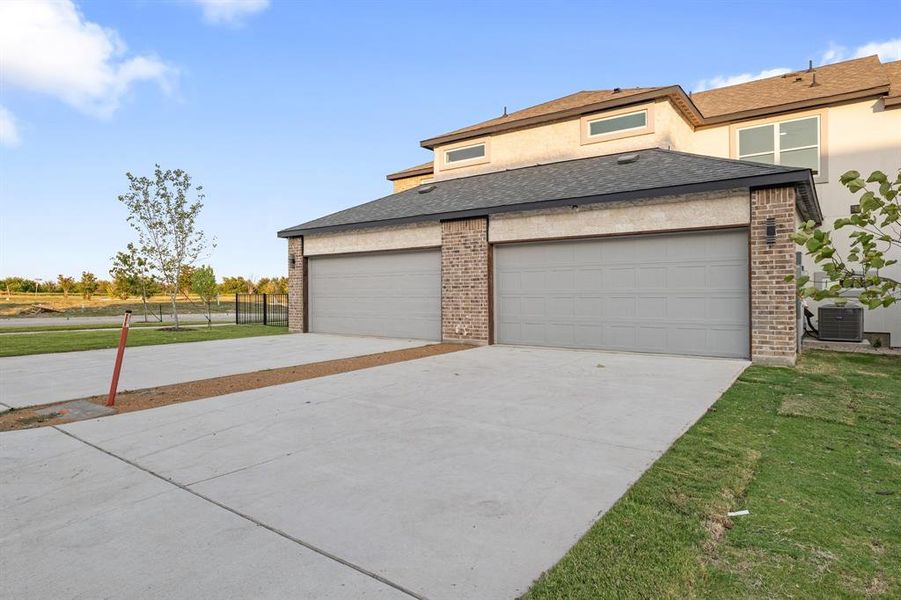 Exterior details and patio area of a home in , Rowlett (Image 4).