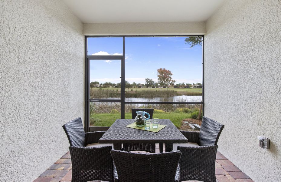 Screened-in lanai Screened-in lanai