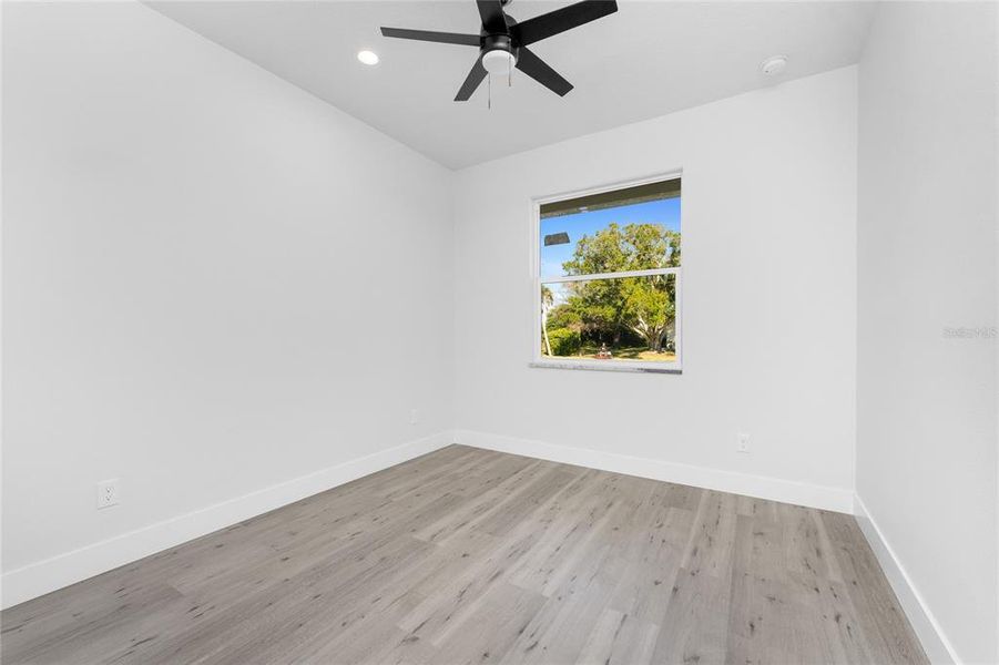 Spacious, unfurnished interior of a new home in , Rotonda West (Image 32).