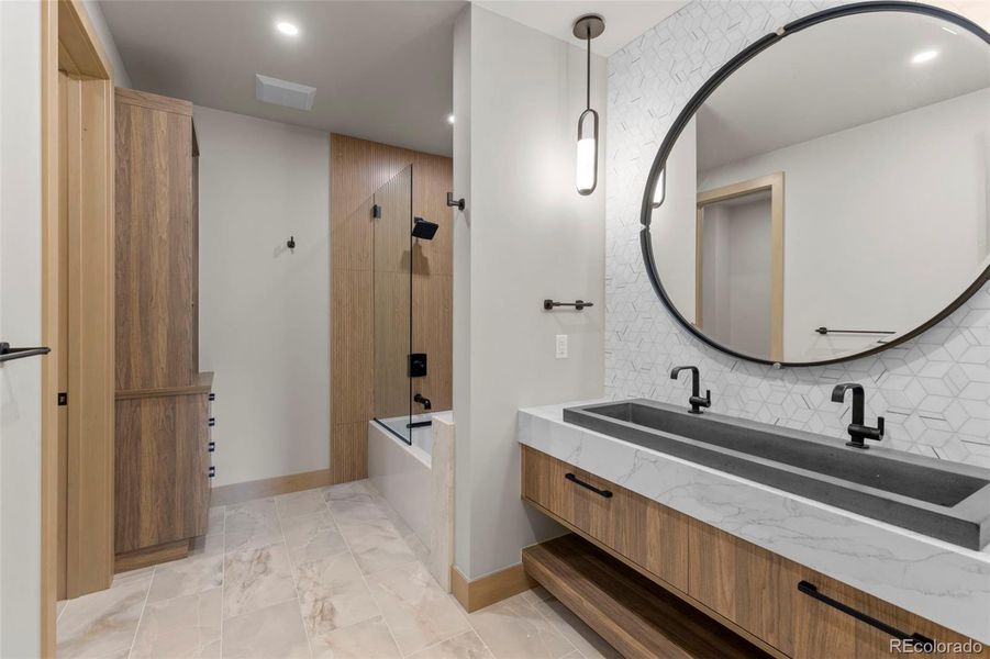 Furnished interior view inside a new home in , Breckenridge (Image 30).