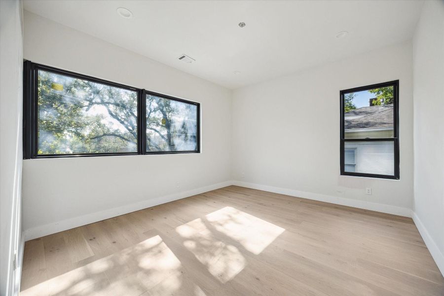 Spacious, unfurnished interior of a new home in , Houston (Image 26).