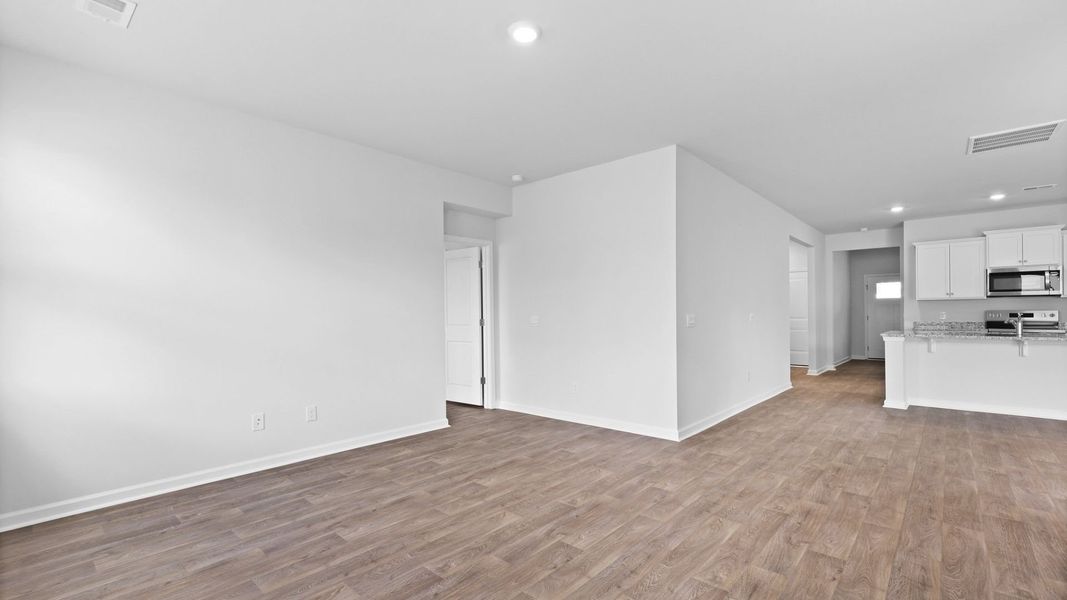 Representative unfurnished interior of a home built from the ARCHER-EXP by D.R. Horton in Lakeview at Kitfield, Moncks Corner (Image 19).