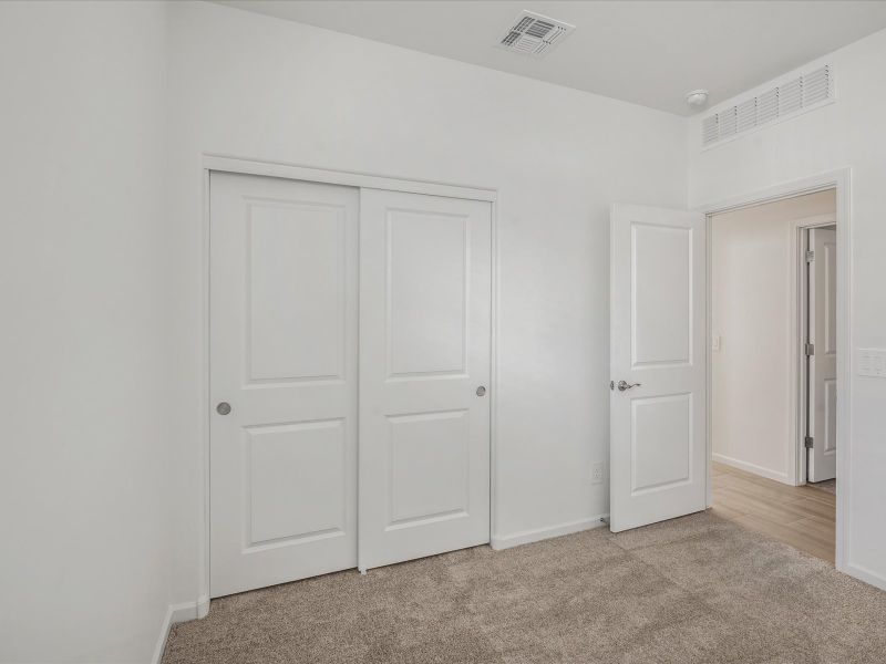 Spacious, unfurnished interior of a new home in Summerstone II, Marana (Image 12). Spacious, unfurnished interior of a new home in Summerstone II, Marana (Image 12).
