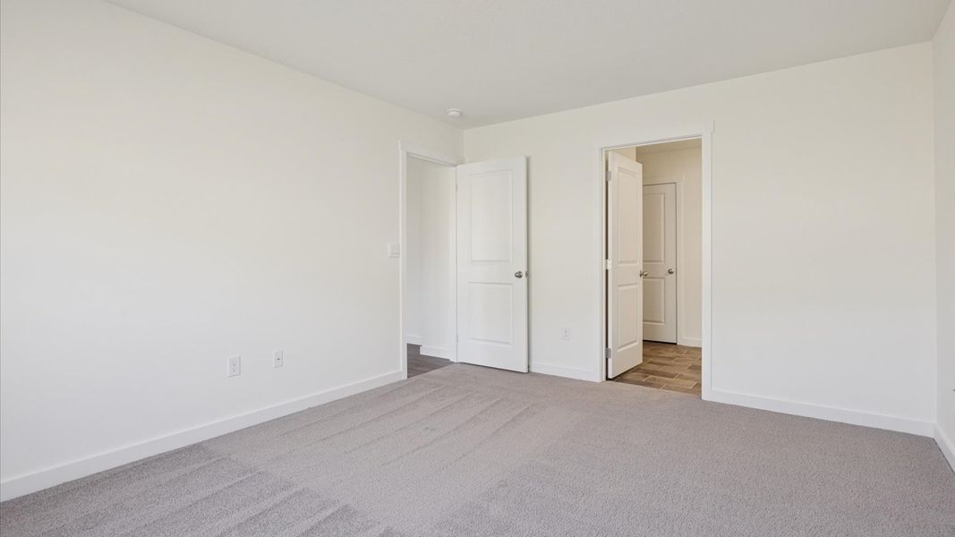 Spacious, unfurnished interior of a new home in Emory Creek, Harriman (Image 18).