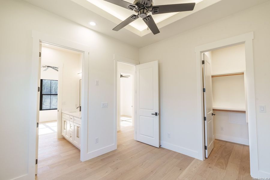 Spacious, unfurnished interior of a new home in , Boerne (Image 23).