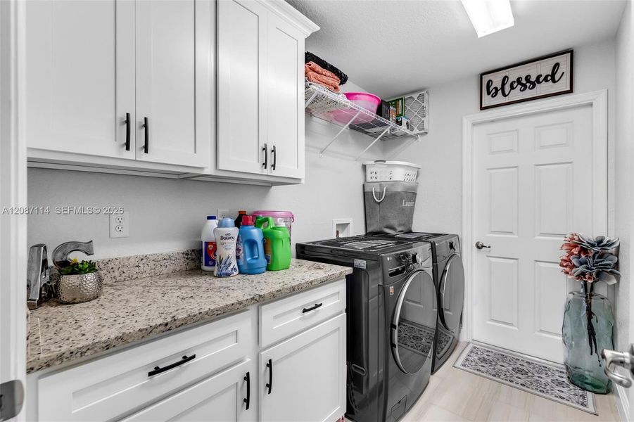 Furnished interior view inside a new home in , Ocala (Image 37).