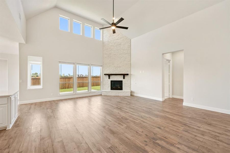 Spacious, unfurnished interior of a new home in Stone River Glen 60s, Royse City (Image 20). Spacious, unfurnished interior of a new home in Stone River Glen 60s, Royse City (Image 20).