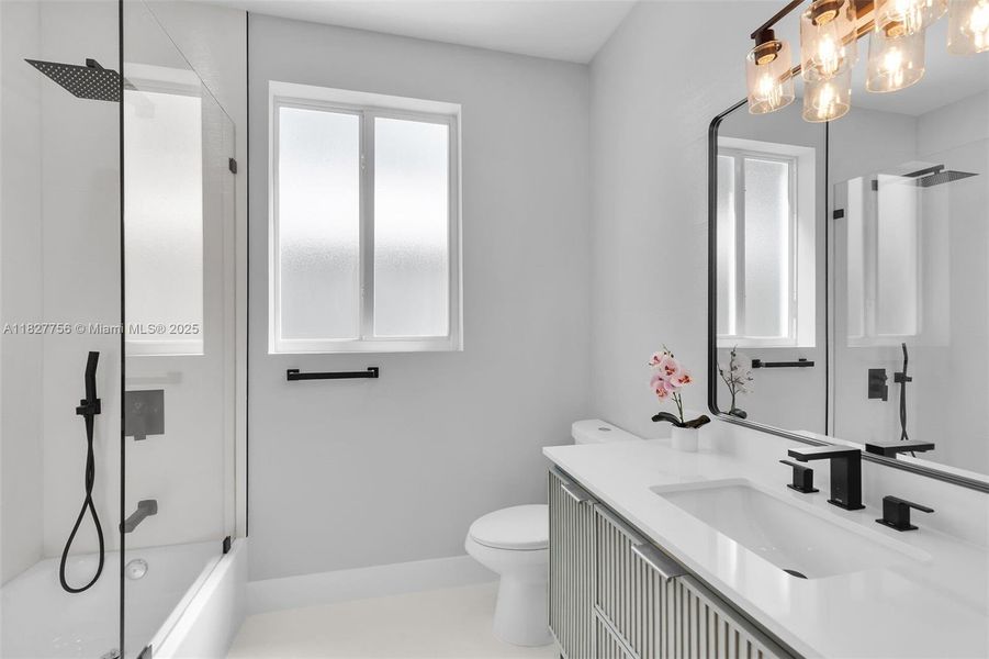 Furnished interior view inside a new home in , Key Largo (Image 9).