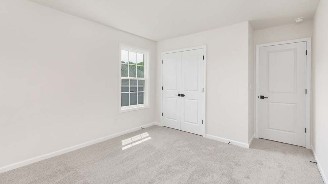 Spacious, unfurnished interior of a new home in Sylvan Creek, Denver (Image 20).
