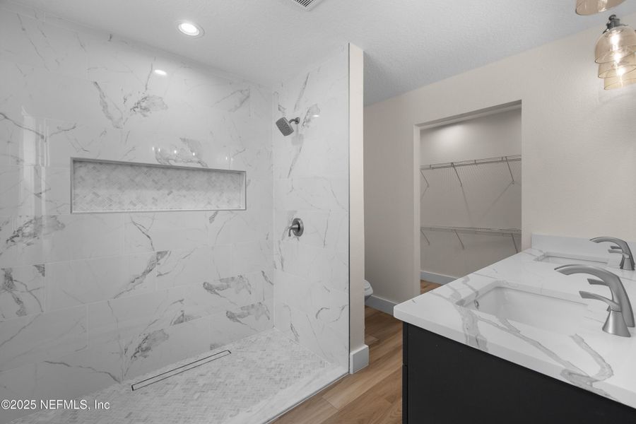 Image 34 of a home in .