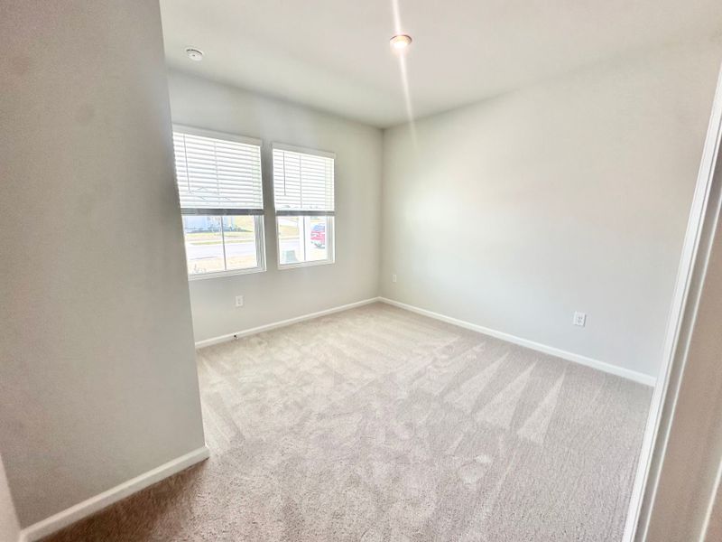 Spacious, unfurnished interior of a new home in Arcadia, Myrtle Beach (Image 18).