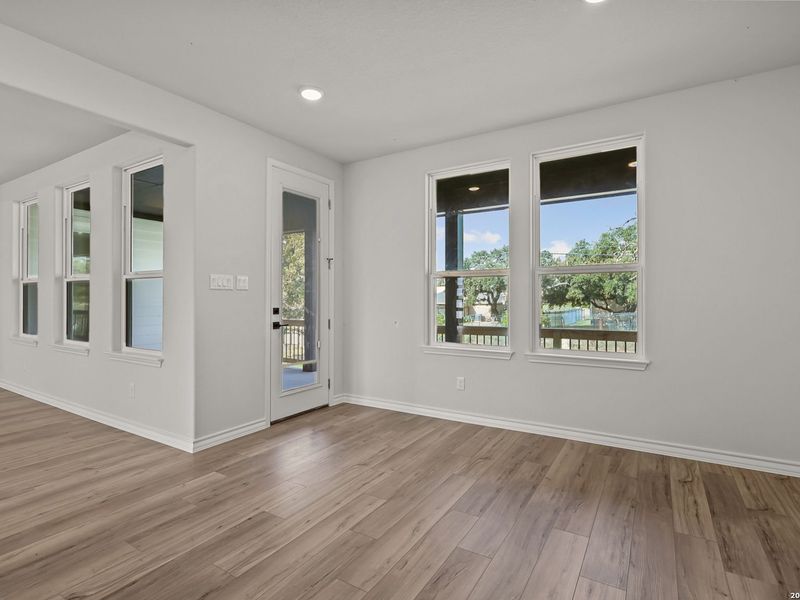 Spacious, unfurnished interior of a new home in Potranco Oaks, Castroville (Image 30).