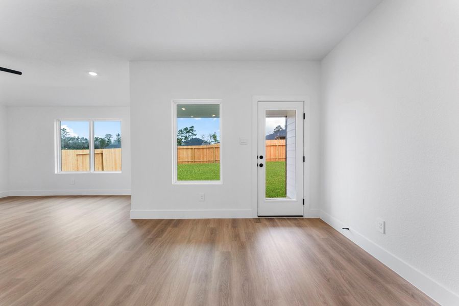 Spacious, unfurnished interior of a new home in Chapel Lakes, Montgomery (Image 18).