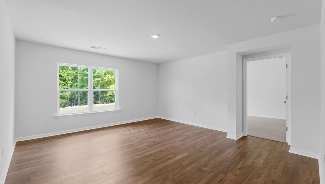 Spacious, unfurnished interior of a new home in Treemont Commons, Wellford (Image 25).