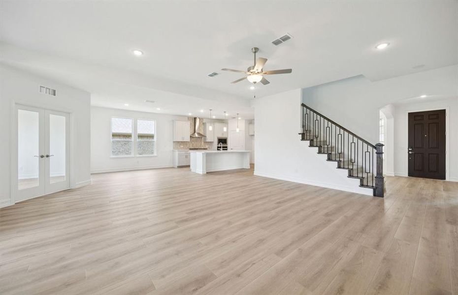 Open concept throughout main living areas Open concept throughout main living areas