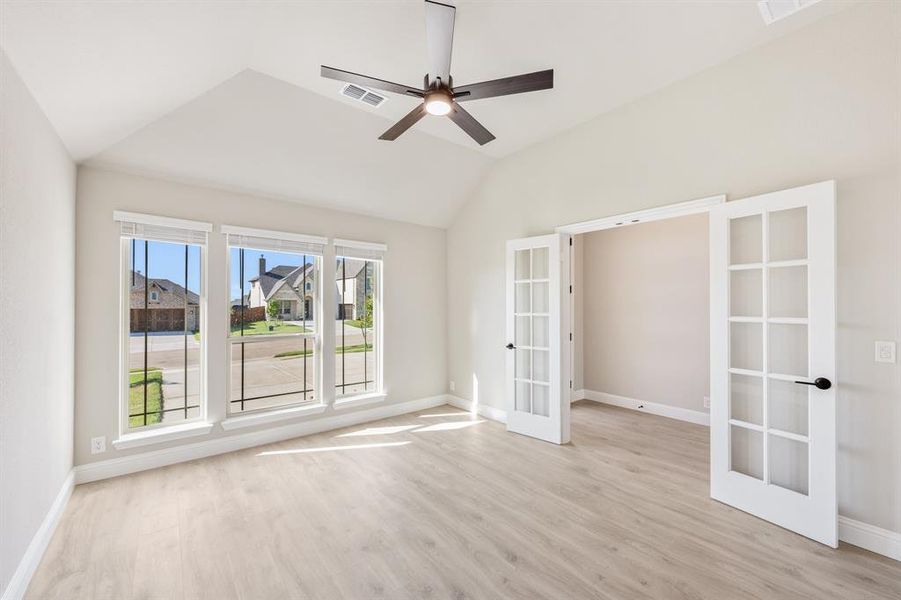 Spacious, unfurnished interior of a new home in The Grove, Midlothian (Image 20).