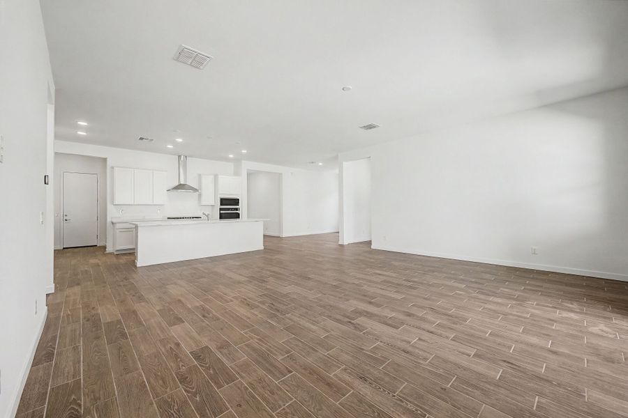 Spacious, unfurnished interior of a new home in Landmarke, San Tan Valley (Image 8). Spacious, unfurnished interior of a new home in Landmarke, San Tan Valley (Image 8).
