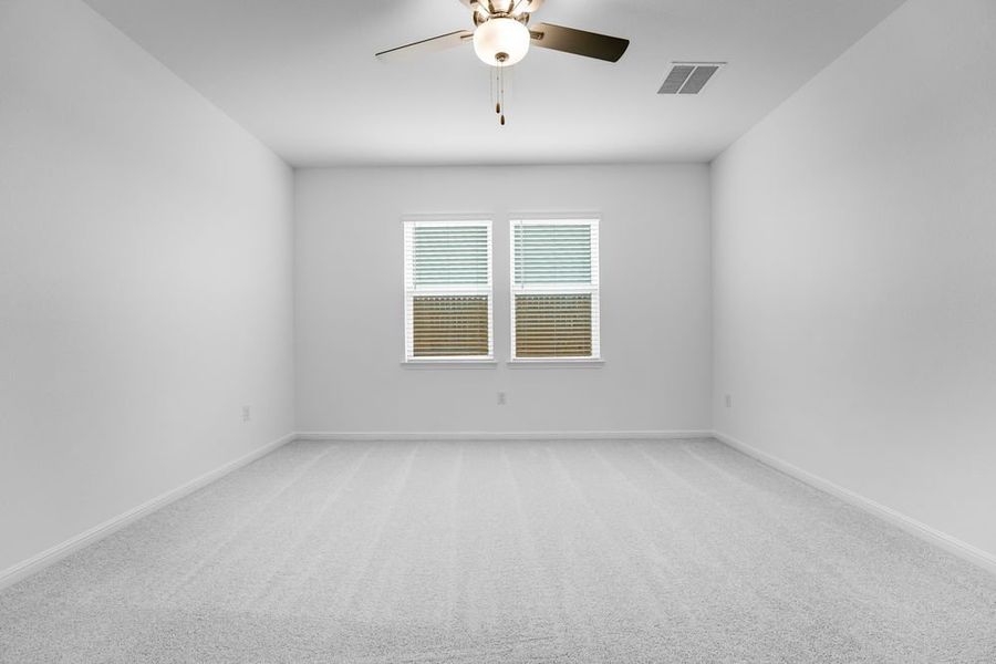 Spacious, unfurnished interior of a new home in Longview, Del Valle (Image 13).