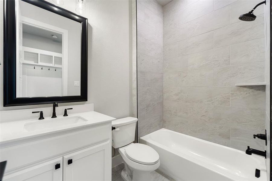 Furnished interior view inside a new home in King Crossing Estates, Van Alstyne (Image 14). Furnished interior view inside a new home in King Crossing Estates, Van Alstyne (Image 14).