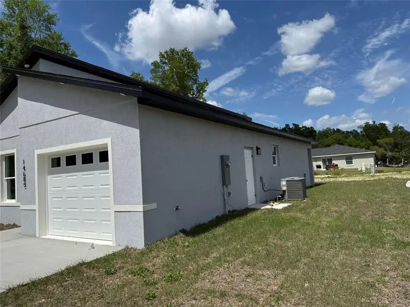 Exterior details and patio area of a home in , Ocala (Image 2). Exterior details and patio area of a home in , Ocala (Image 2).