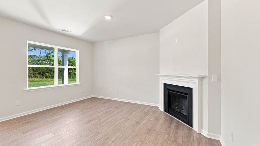 Spacious, unfurnished interior of a new home in Durbin Meadows Traditions, Fountain Inn (Image 19).