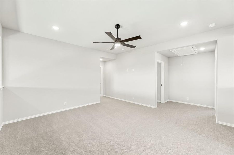 Spacious, unfurnished interior of a new home in The Oaks, Red Oak (Image 26).