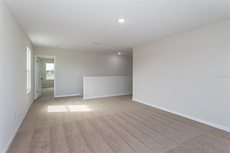 Spacious, unfurnished interior of a new home in Scenic Terrace, Haines City (Image 37).