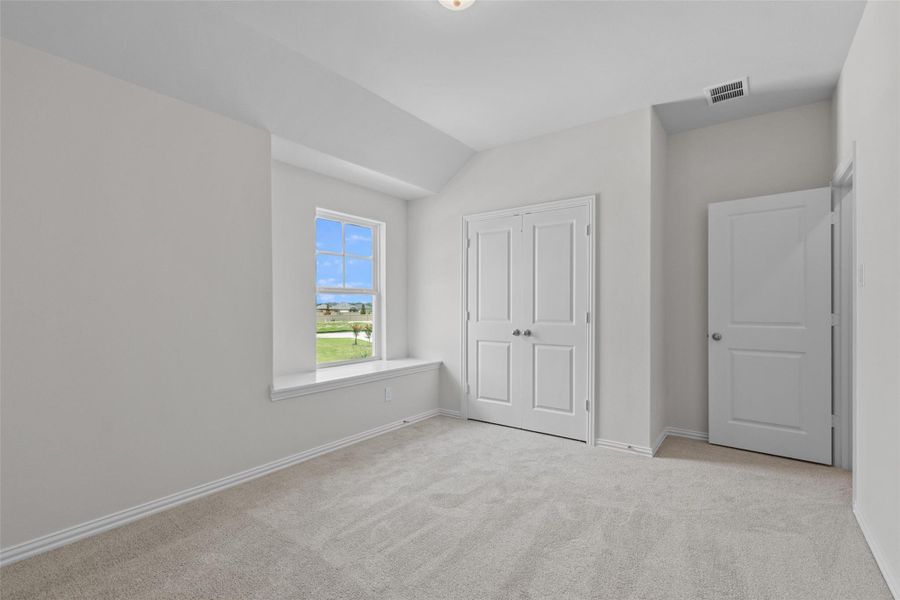 Spacious, unfurnished interior of a new home in Creekhaven, Iowa Colony (Image 13). Spacious, unfurnished interior of a new home in Creekhaven, Iowa Colony (Image 13).