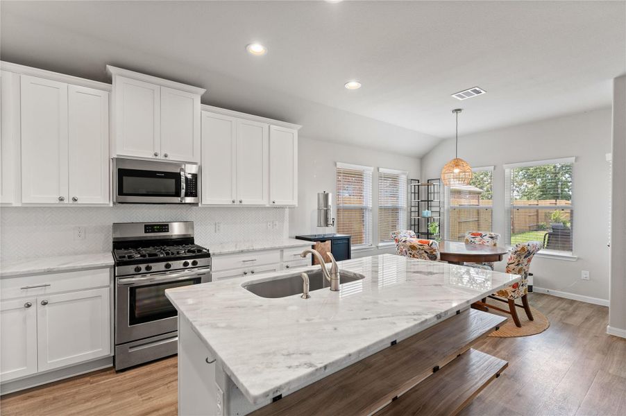 Furnished interior view inside a new home in Wedgewood Forest, Conroe (Image 4). Furnished interior view inside a new home in Wedgewood Forest, Conroe (Image 4).