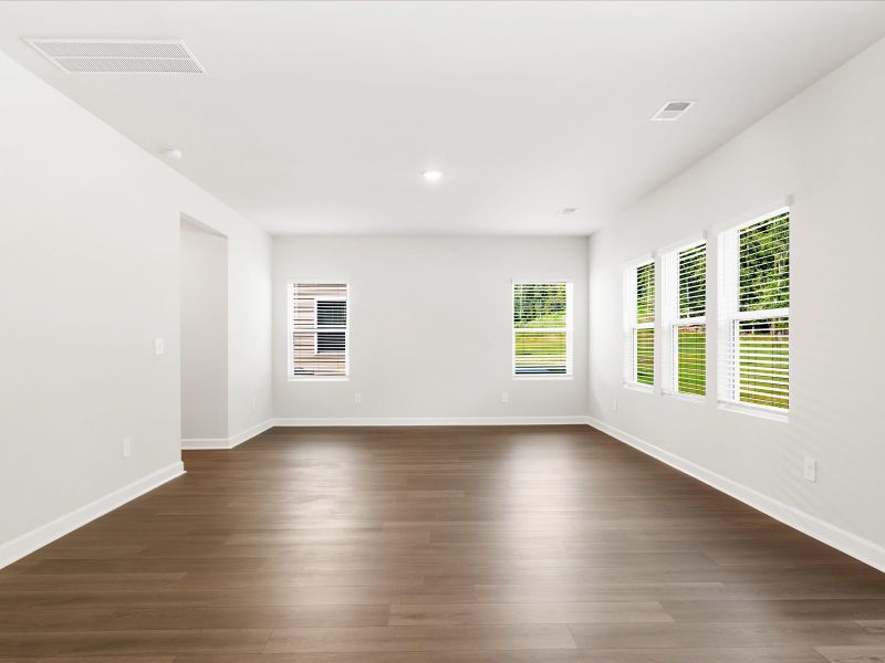 Spacious, unfurnished interior of a new home in Creek Ridge - Signature Collection, Spartanburg (Image 16).