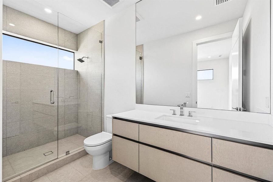 Bathroom 4 ensuite