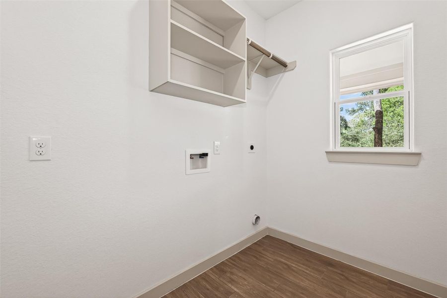 Spacious, unfurnished interior of a new home in , Hempstead (Image 26).