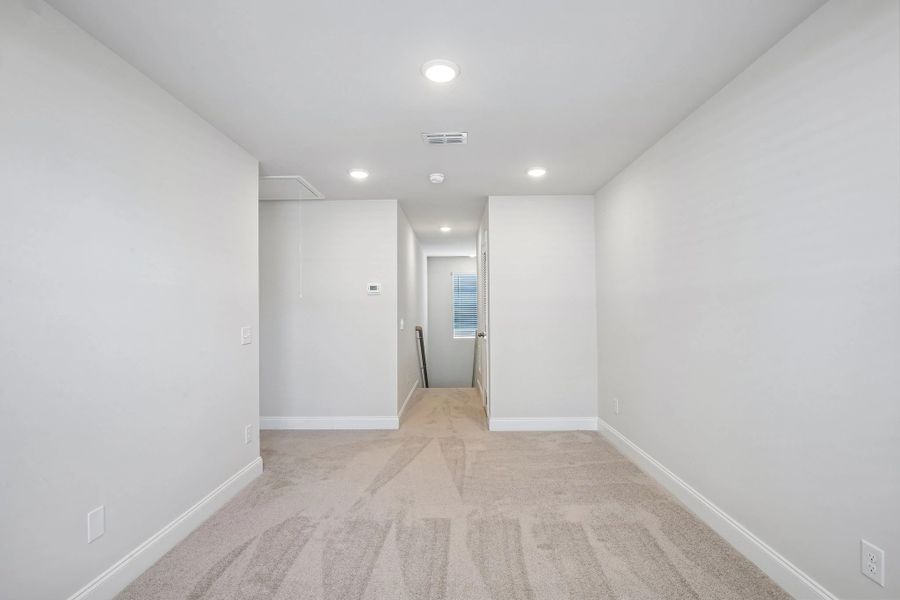 Spacious, unfurnished interior of a new home in Cades Bluff, Lebanon (Image 26).
