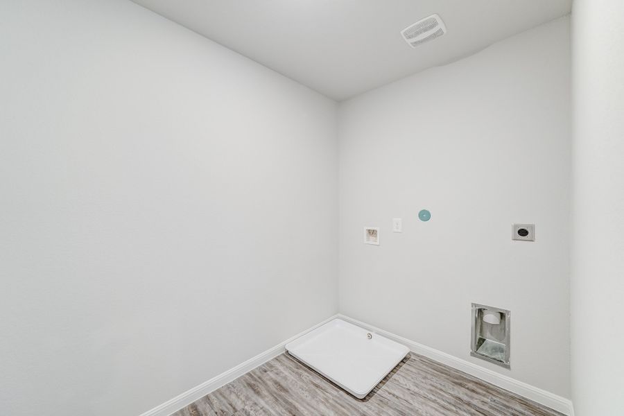 Spacious, unfurnished interior of a new home in Splawn Ranch, Killeen (Image 11).