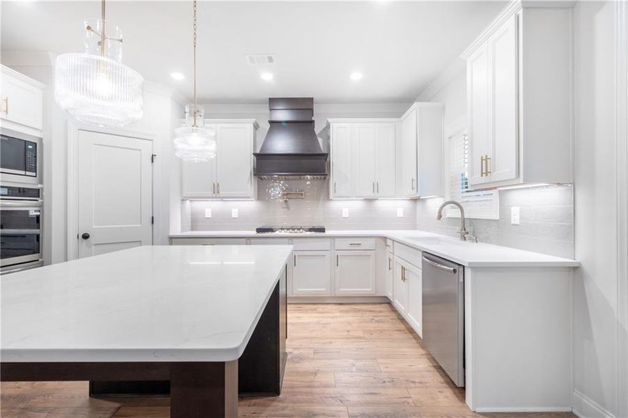 Furnished interior view inside a new home in , Eatonton (Image 12).