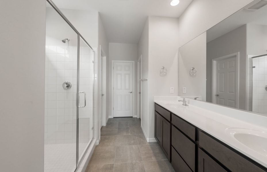 Furnished interior view inside a new home in El Cidro, Goodyear (Image 12).