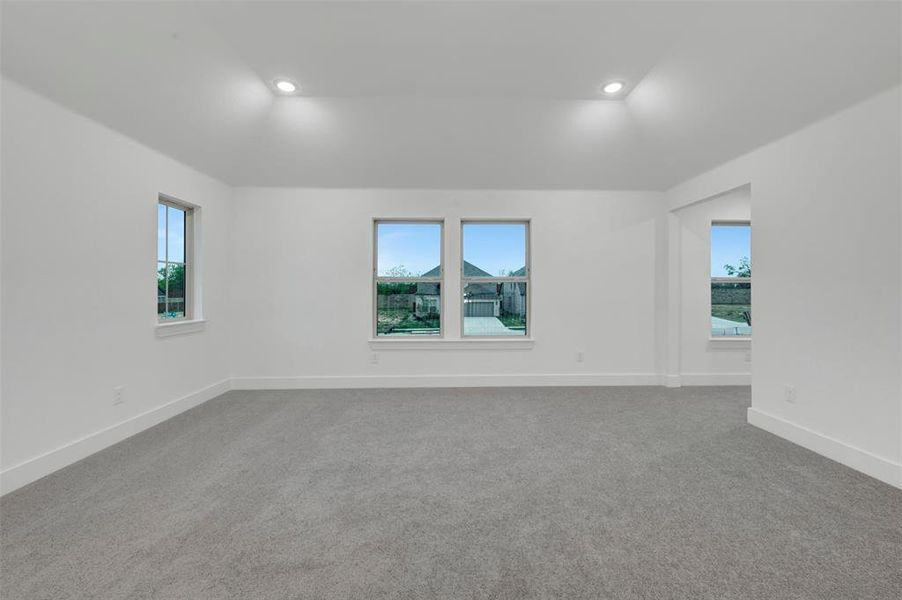 Spacious, unfurnished interior of a new home in Vintage Village, Argyle (Image 37).