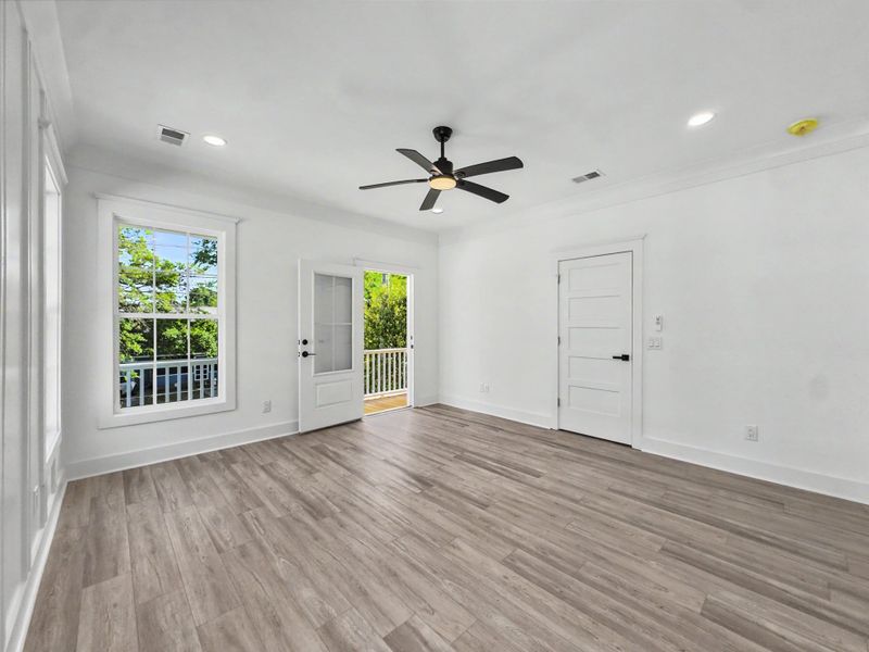 Spacious, unfurnished interior of a new home in , North Charleston (Image 19).
